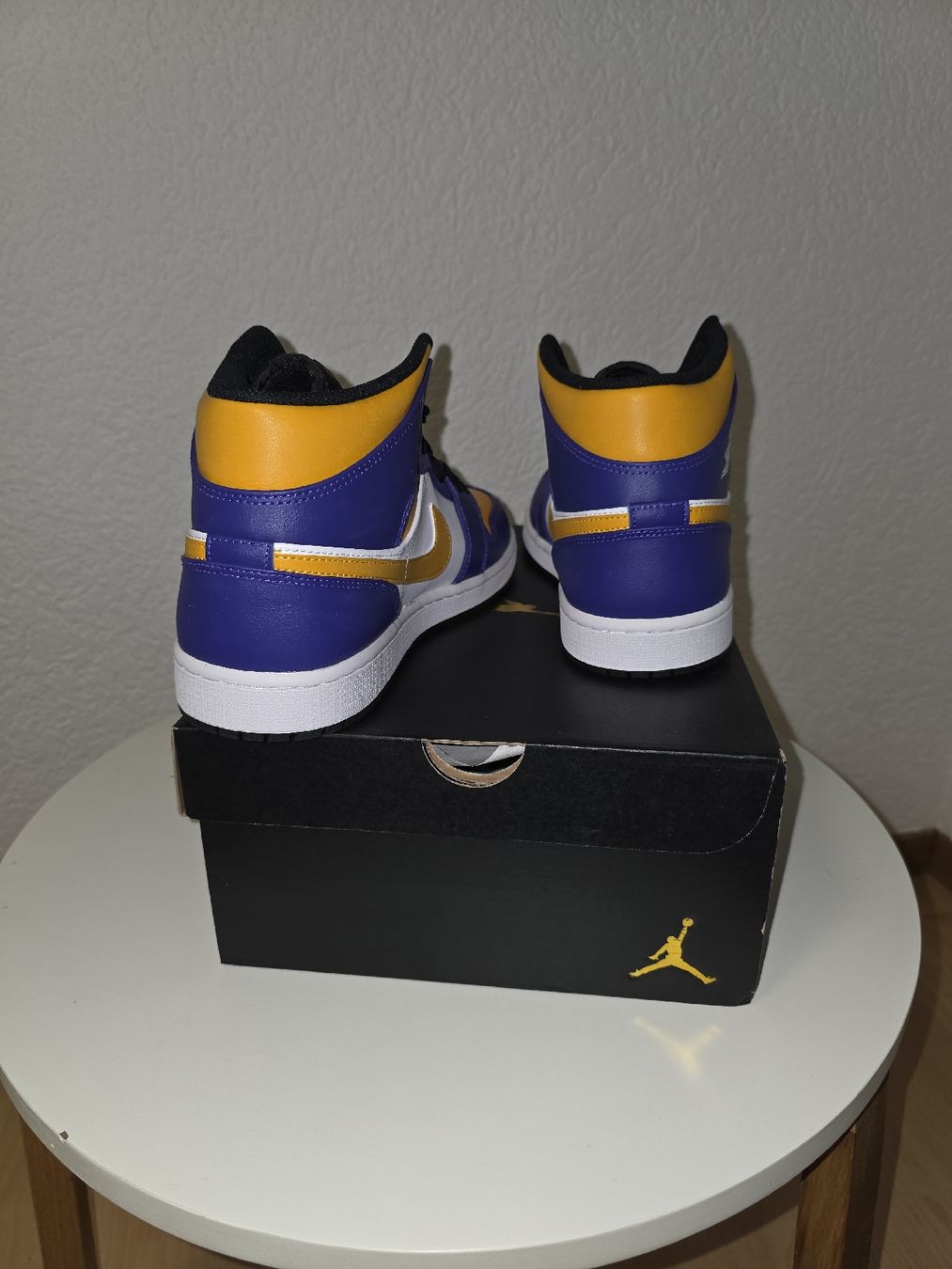 Jordan Scarpe da uomo: Jordan 1 Mid Lakers – Nuovo (secondo la descrizione) da Messen venduto da ste_bsk5 2