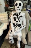Halloween Deko:Plüsch-Skelett, 150cm gross,von Isaac Mizrahi