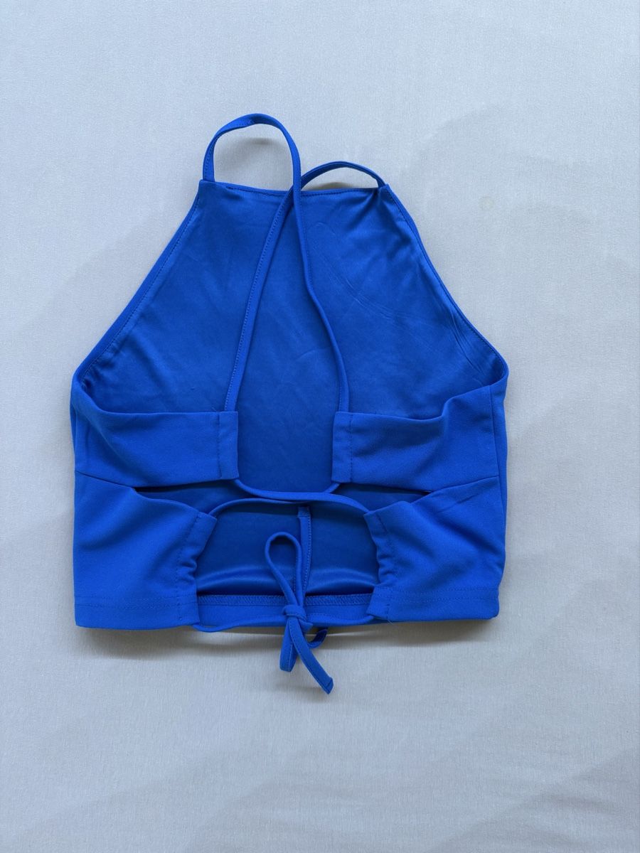 Tops: Top dos nu bleu taille S bon état – D'occasion à Granges VS par coraliegrd5