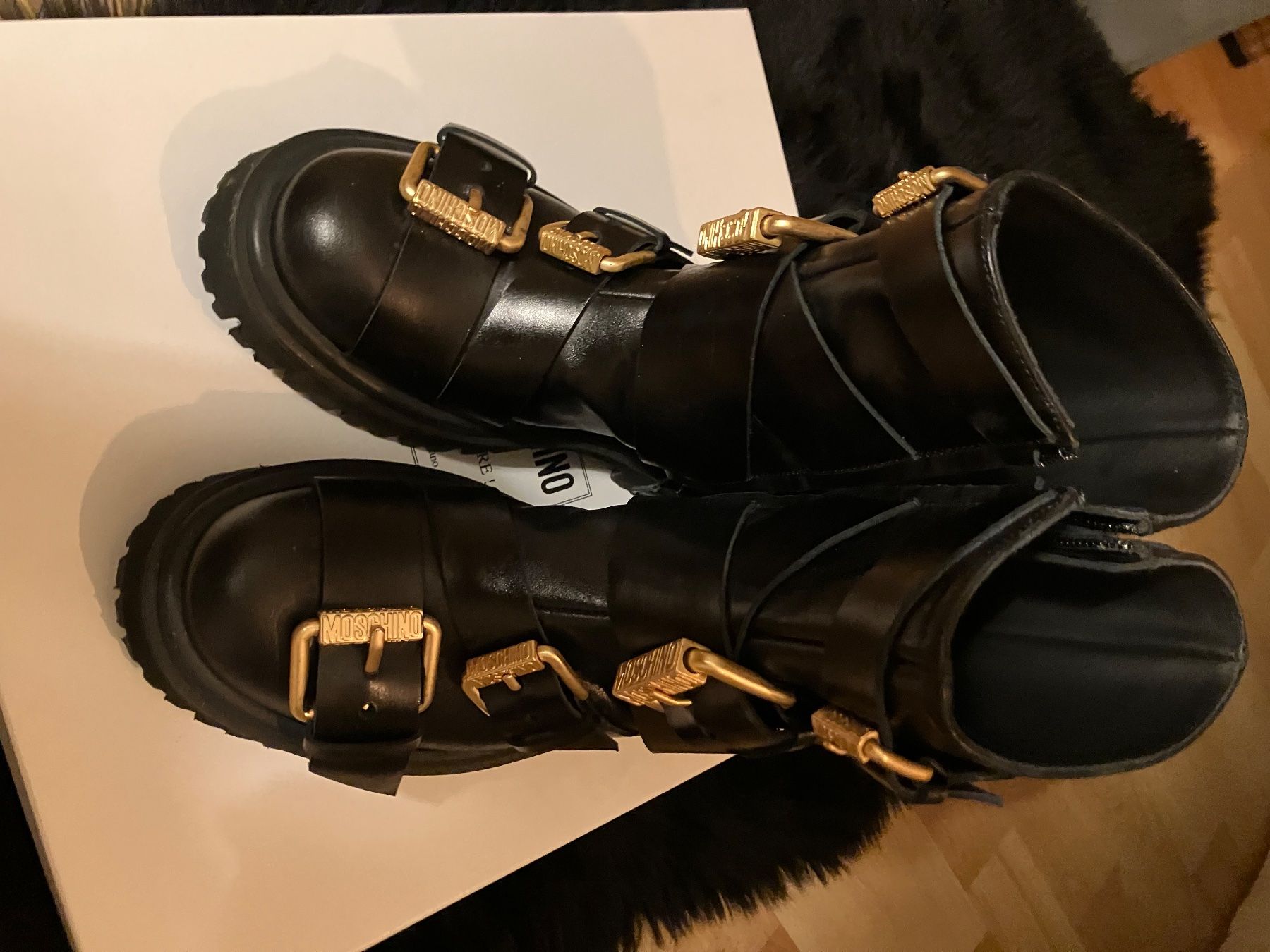 Moschino Scarpe da donna: Boots moschino noires montantes – Usato da Boncourt venduto da Ambiance 3