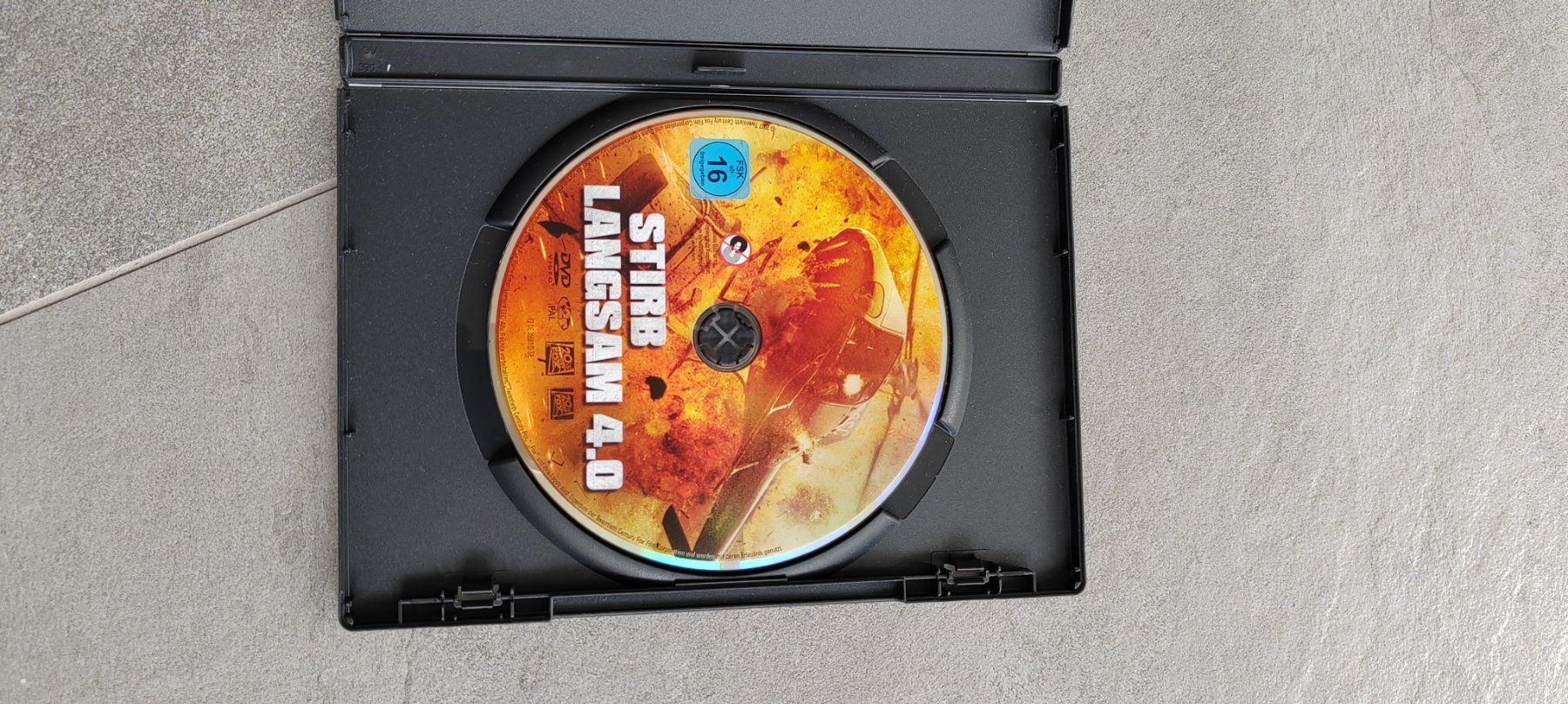 Tutti i DVDs: Bruce Willis - Stirb Langsam 4.0 - DVD - Top Zustand! – Usato da Feusisberg venduto da Sindbad3 1