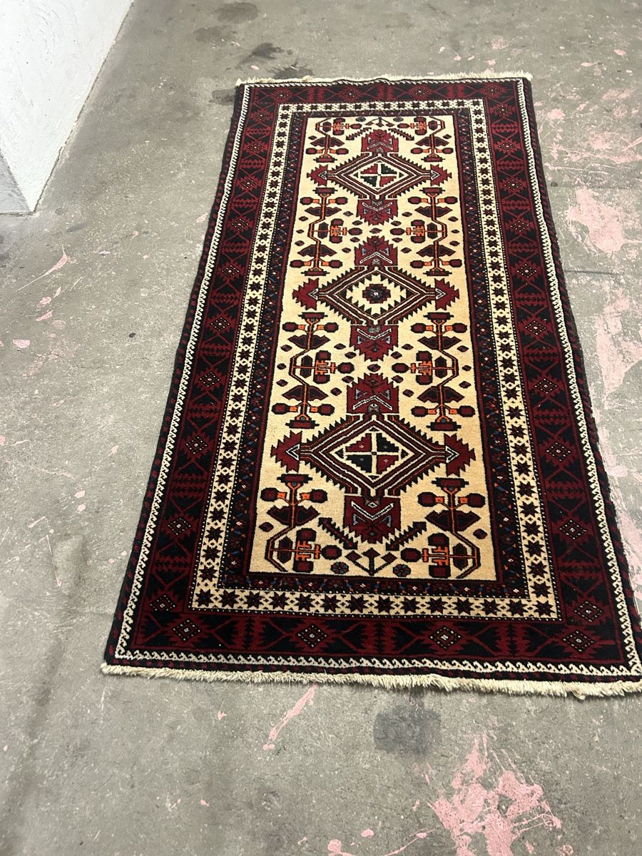 Tappeti: Teppich  – Usato da Basel venduto da Krisztina.na 1
