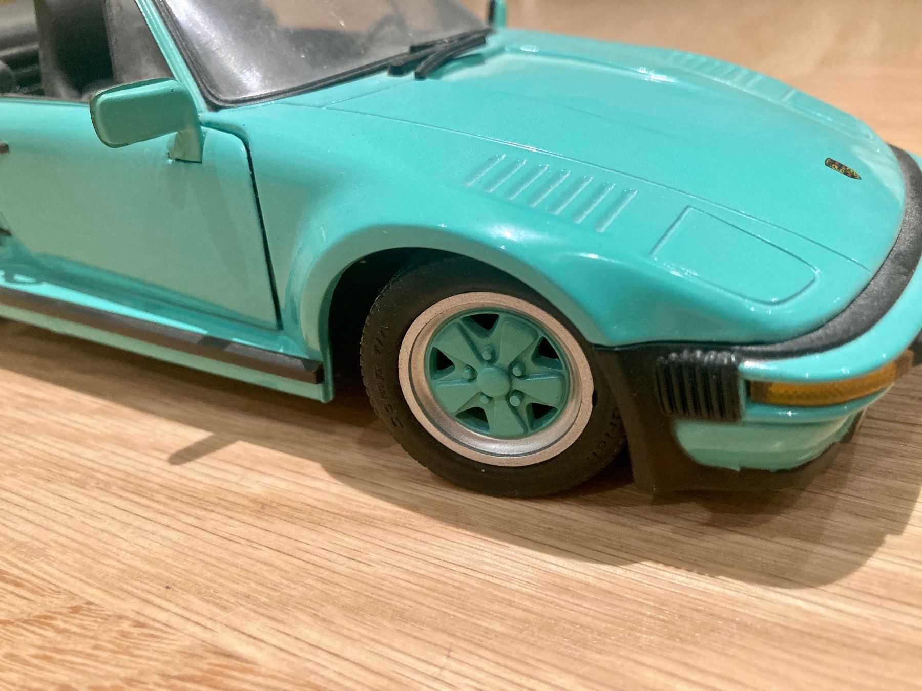 Porsche Modellini d'auto: Porsche 911 Modell (1/18) – Usato da Bern venduto da Spomme 1