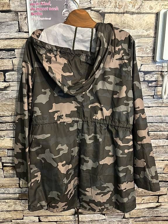 Jacken: Regenjacke Gr. S military Look – Gebraucht aus Wettingen von Hasta80 1