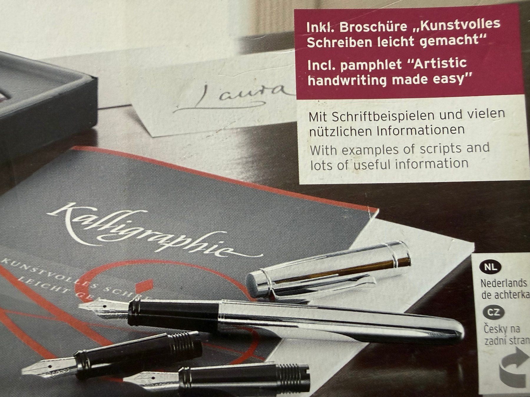 Penna & Evidenziatori: Neu Kaligraphie-set – Nuovo e nell'imballaggio originale da Kirchdorf AG venduto da coco123 1