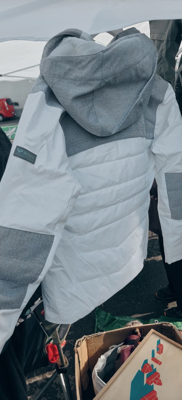 Roxy Giacche: Neue Winterjacke von Roxy, Grösse L – Nuovo e nell'imballaggio originale da Rieden AG venduto da Keller54 7