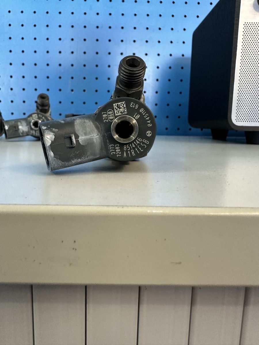 BMW Tutti pezzi di ricambio auto: Original BMW Einspritzdüse / Injektor 8514146 – Usato da Aesch ZH venduto da spa_q5yg 1