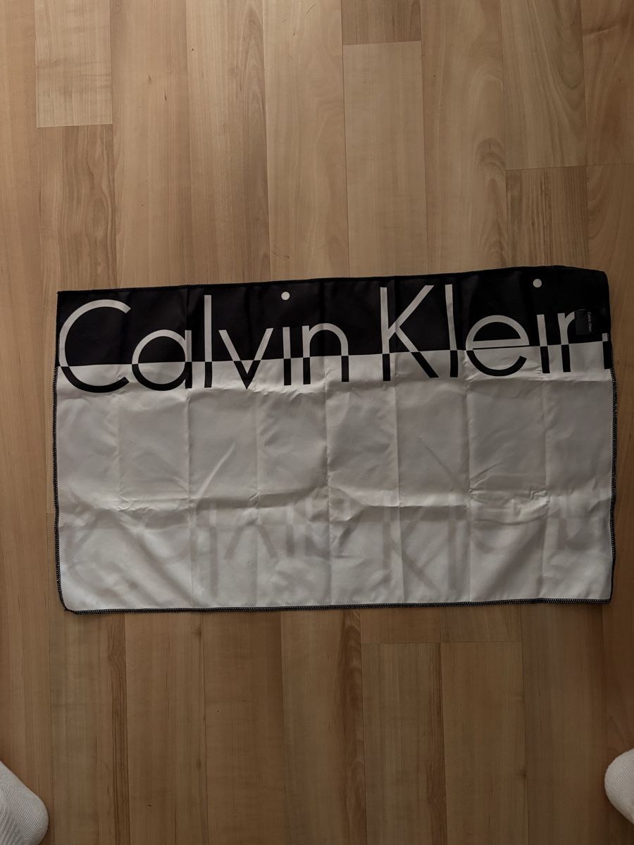 Calvin Klein Teli da bagno: Linge de sport Calvin Klein  – Usato da Bienne venduto da Lucaplm 1