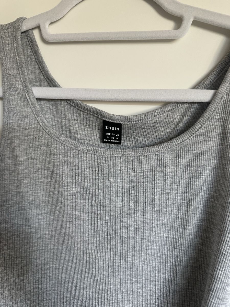 Tops: Top Grau Grösse M neu – D'occasion à Reinach BL par Alles_muss_weg00 2
