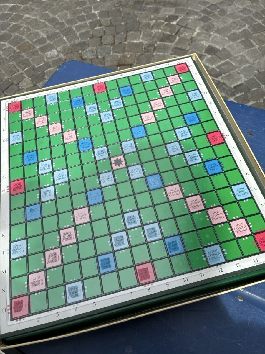 Giochi: Scrabble Luxe Édition avec minuteur électronique  – Nuovo (secondo la descrizione) da La Neuveville venduto da Canelle4 1