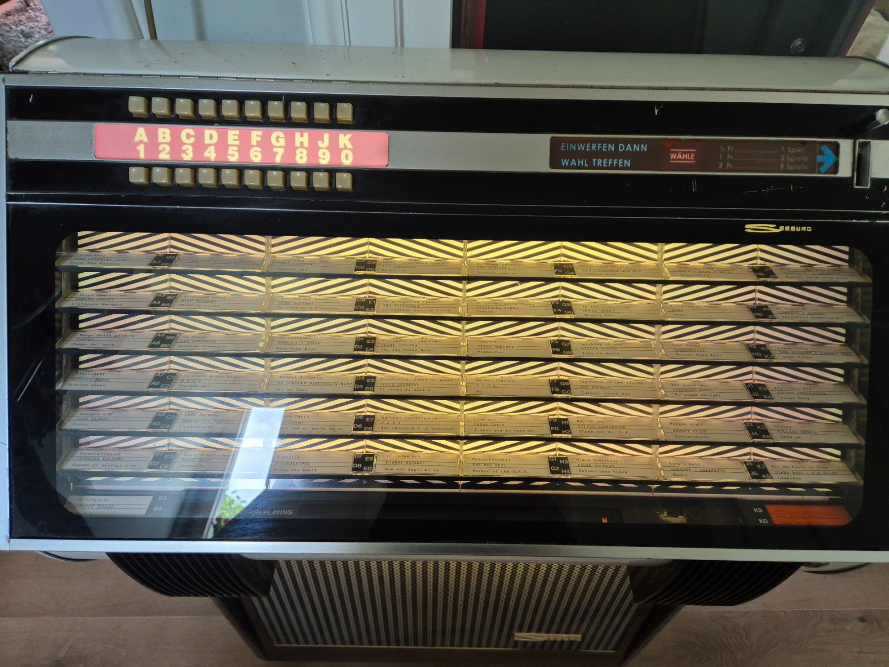 Seeburg Jukebox: Jukebox Musikbox Seeburg "Marauder", ca. 1973, läuft – Usato da Bülach venduto da Uhrenwerkstatt 2