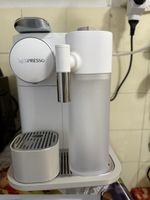 Nespresso Lattissima mit Kaffekapsel