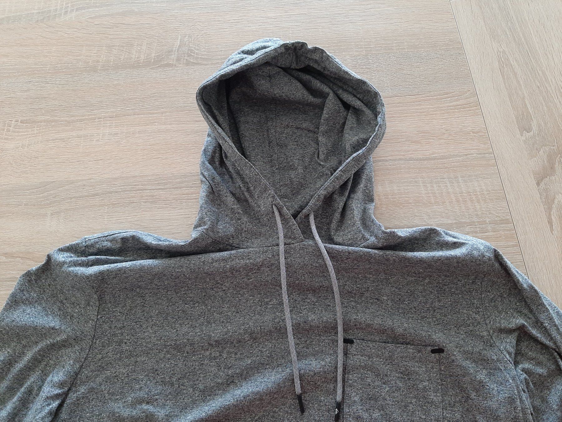 Quiksilver Maglioni & Felpe: Quiksilver Kapuzenpullover grau Grösse L , dünner Pulli – Usato da Menziken venduto da Rien1 9