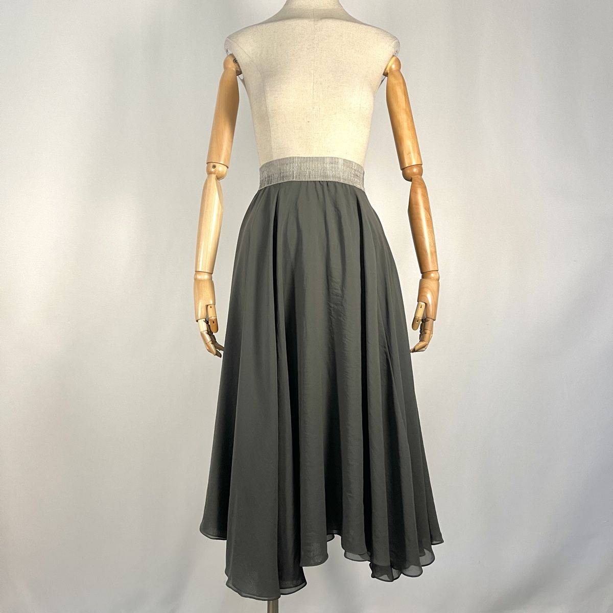 Lilith Gonne: LILITH Gray Skirt – Nuovo (secondo la descrizione) da Emmen venduto da Nightingale_2022