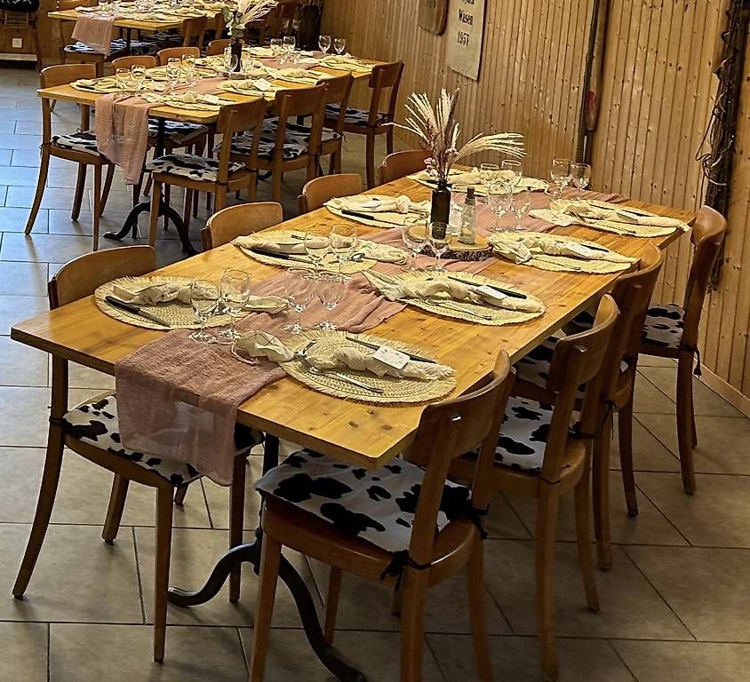 Tutte le decorazioni: Rosa Tischläufer & beige Servietten – Usato da Vinelz venduto da Sira810 1