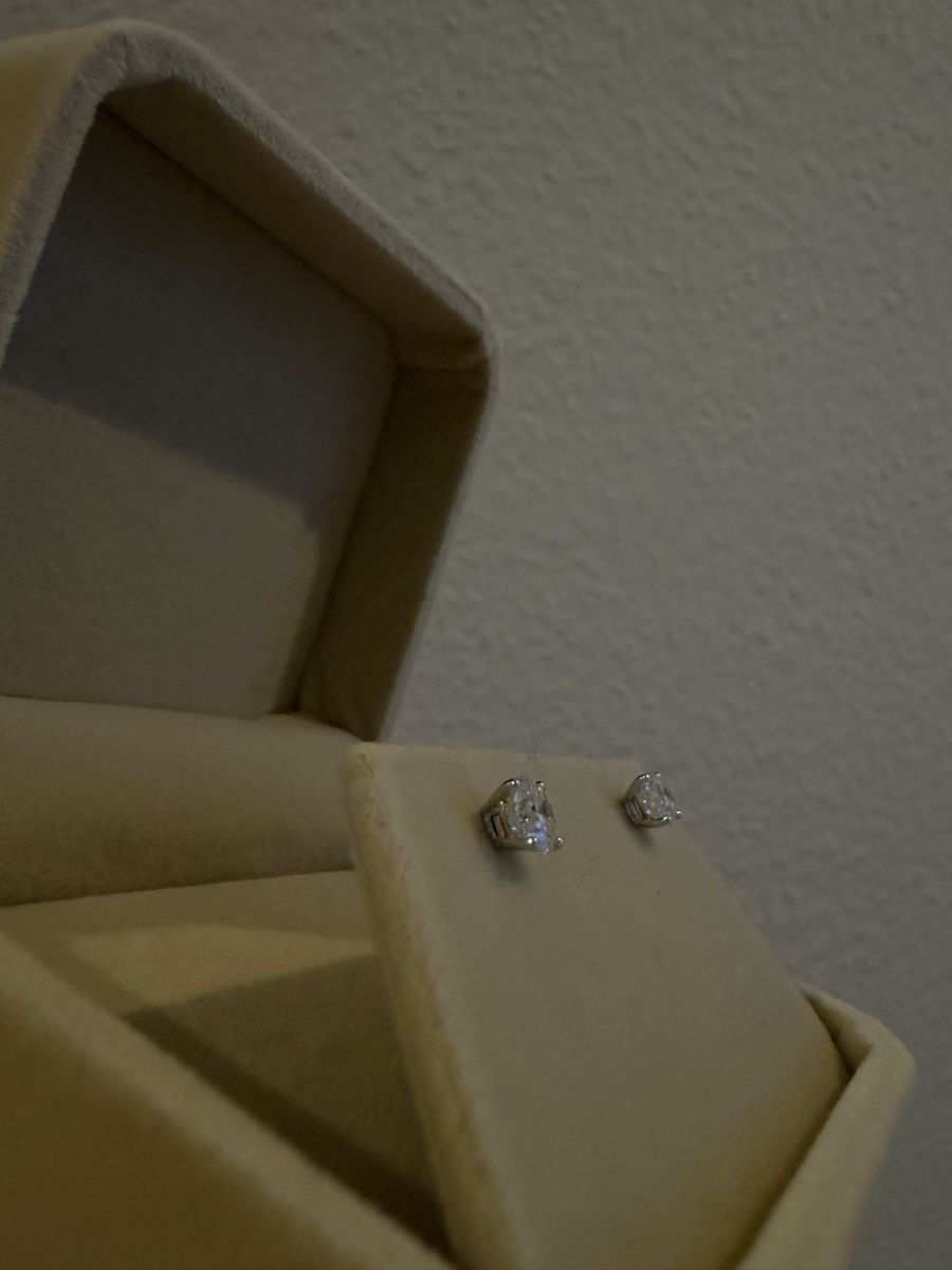 Orecchini pendenti & Orecchini a lobo: Diamond Earrings - 0.5 carat each side – Nuovo e nell'imballaggio originale da Zürich venduto da Pandainlondon 4
