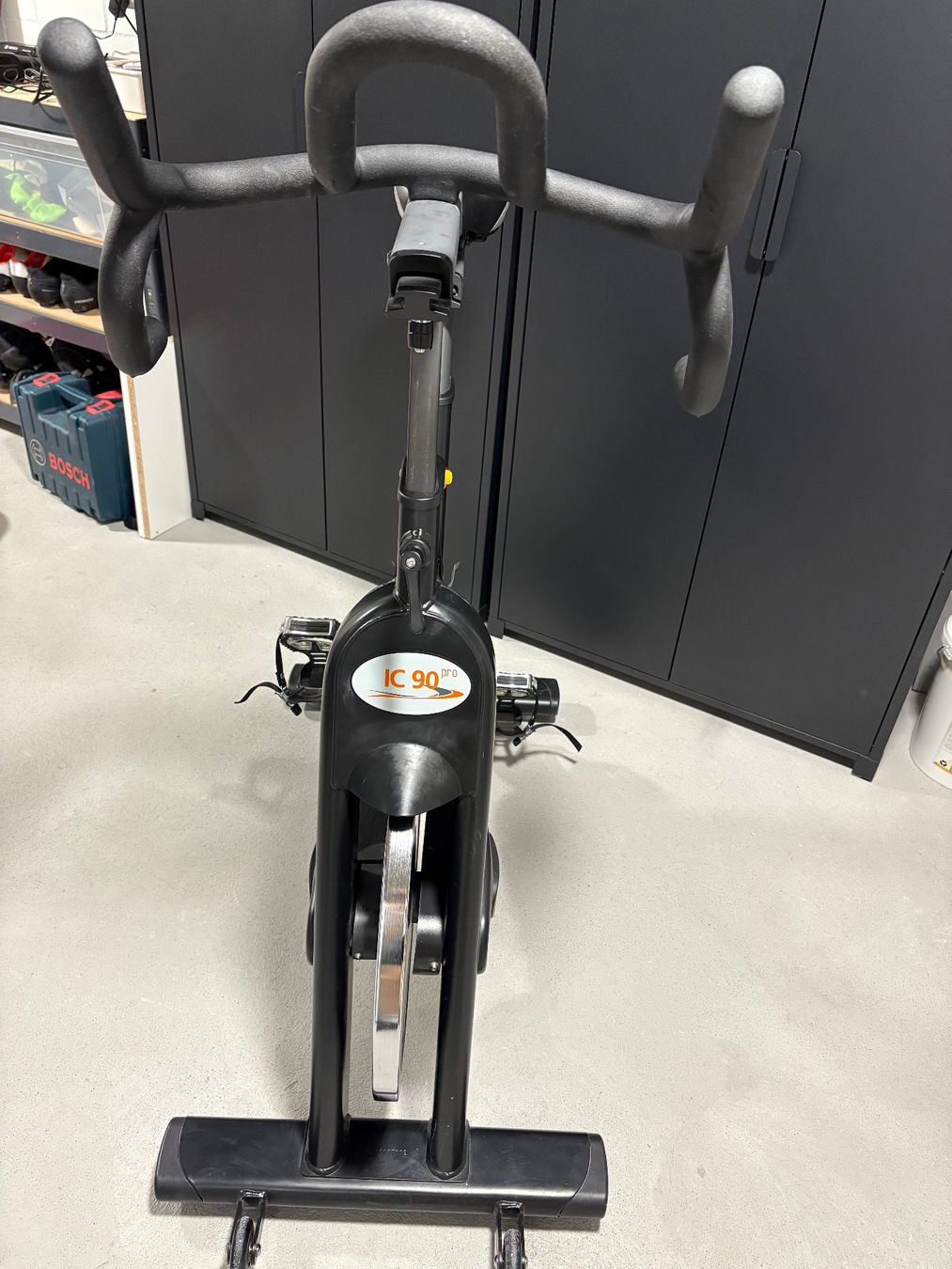 Ruote per filare: Taurus IC 90 Indoor Cycle - Top Zustand - Heimtrainer! – Usato da Sevelen venduto da IronAres 2