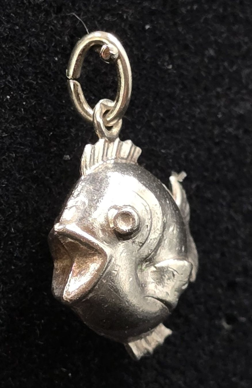 Pendentifs: Schmuckanhänger Fisch – D'occasion à Rorschacherberg par snOOpydOg11 5