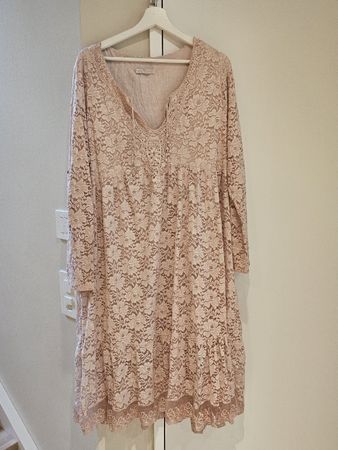 romantisches Kleid rosa mit Spitze 40/42/44