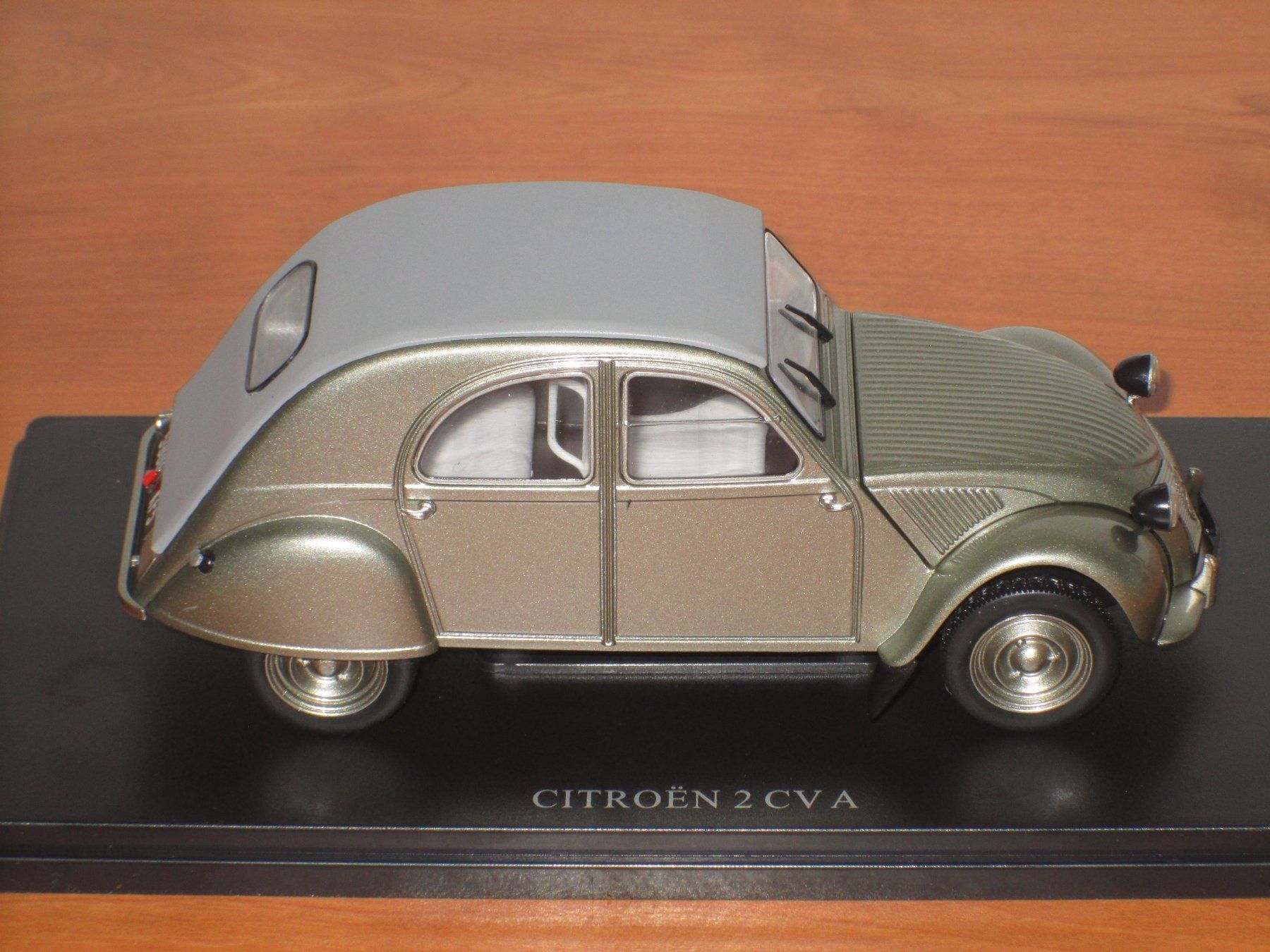 Citroën Modellini d'auto: Citroen 2CV A 1/24 – Nuovo e nell'imballaggio originale da Bonfol venduto da zagato43e 2