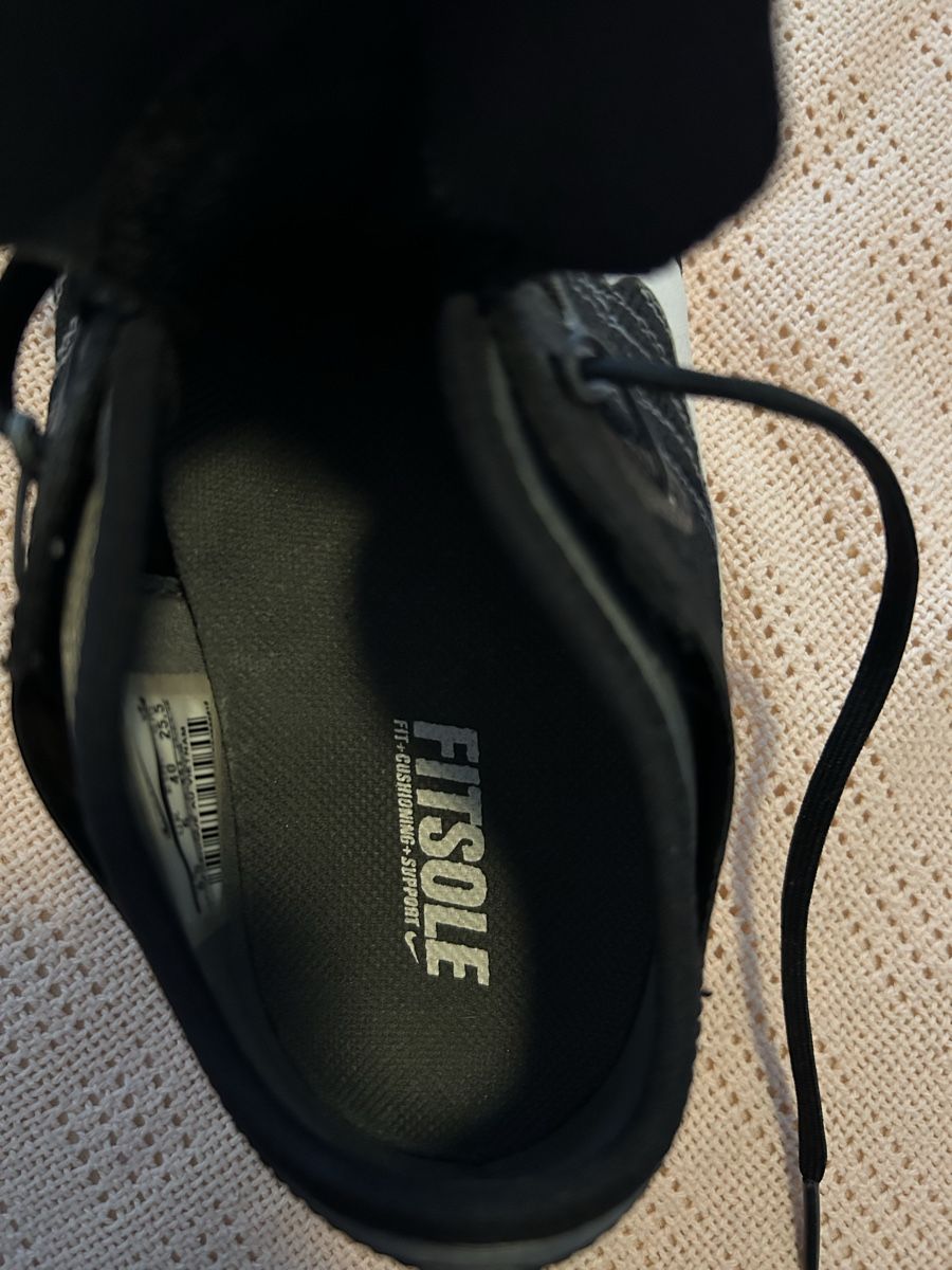 Nike Scarpe da donna: Nike Trainingsschuhe Gr. 40, Top – Nuovo (secondo la descrizione) da Zürich venduto da robbii13 7