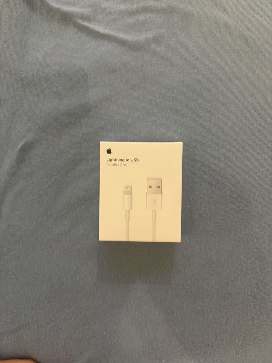 Apple Kabel: Ab 1. CHF!! Apple Lightning zu USB Kabel 2m neu – Neu und originalverpackt aus Baden von jok_mt7x