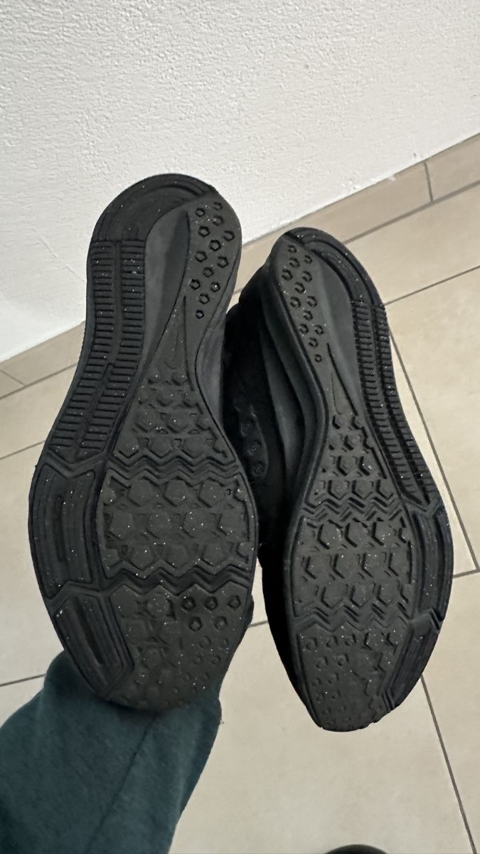 Nike Scarpe da uomo: 2x Nike Schuhe  – Usato da niederurnen venduto da AndreT91 1