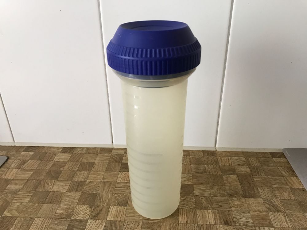 Tupperware Contenitori & Simili: Tupperware Shaker – Usato da Birmensdorf ZH venduto da Hilhan