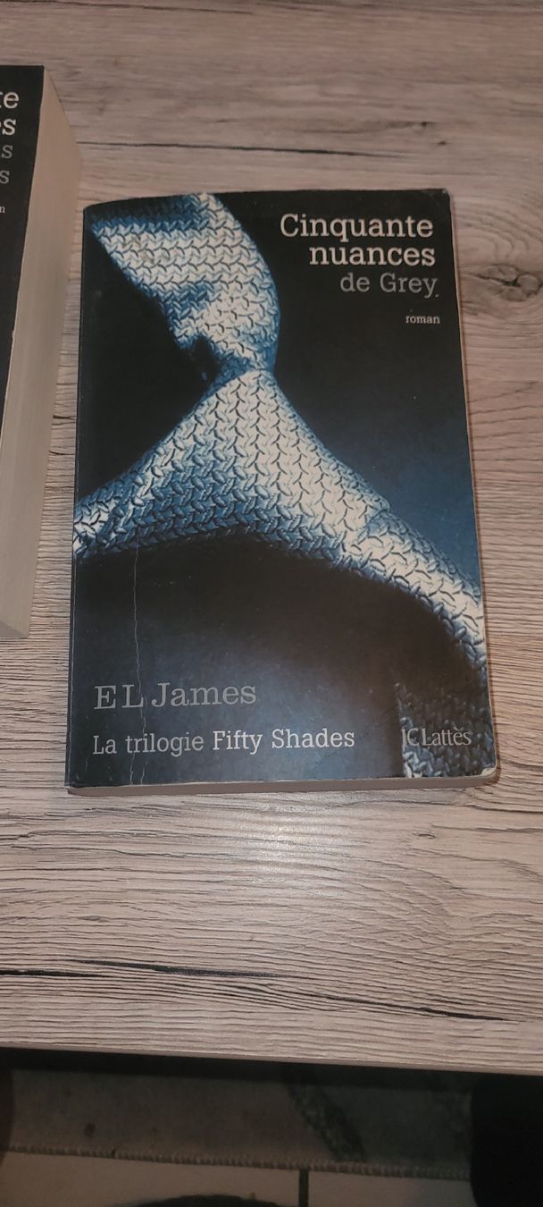 Libri: 3 Livres Cinquante nuances de Grey – Usato da Monthey venduto da cel_p9g7 2