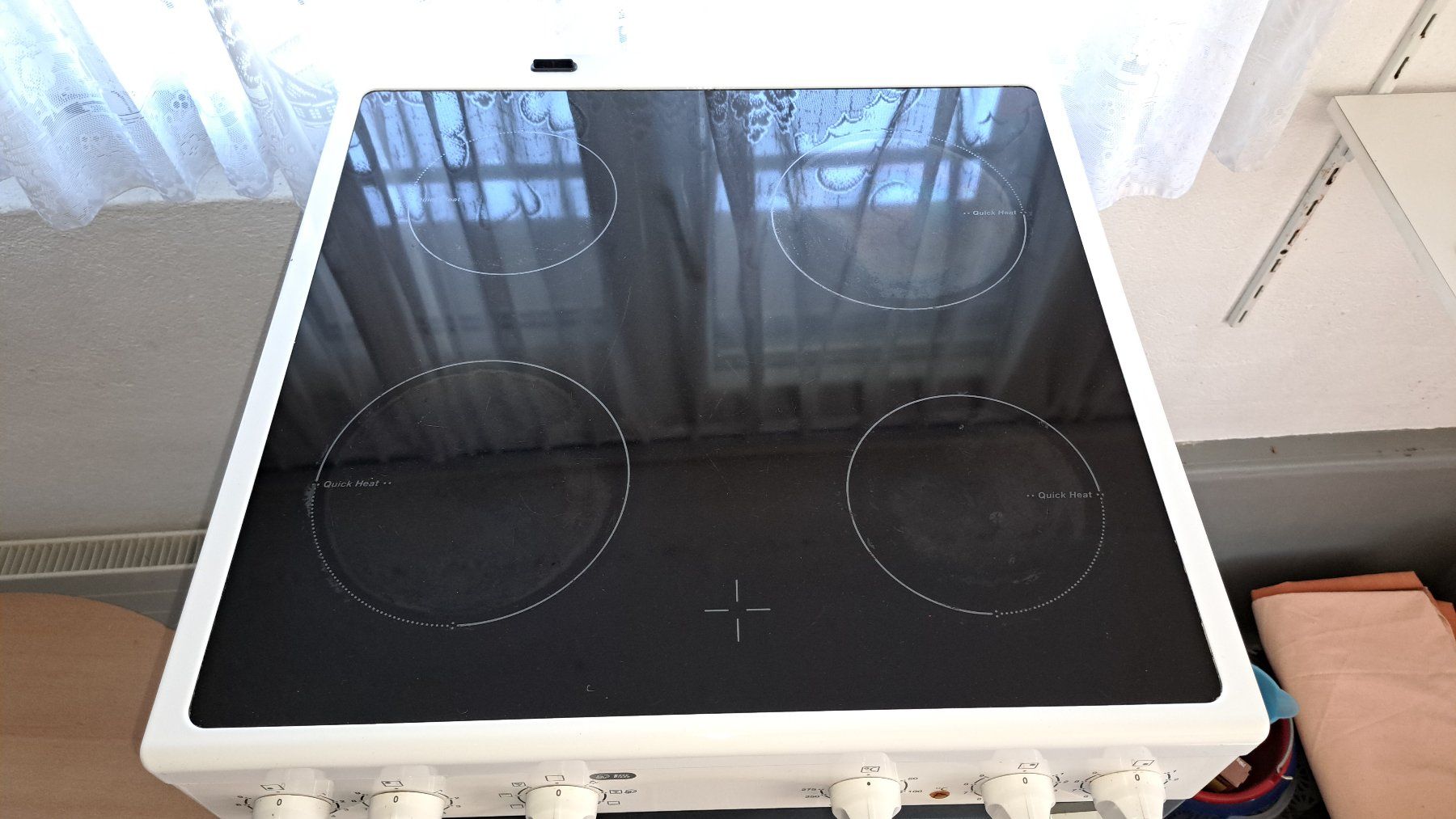 Cucine: Herd mit Glaskeramik Kochfeld Zanussi gebraucht – Usato da hagneck venduto da asur 1