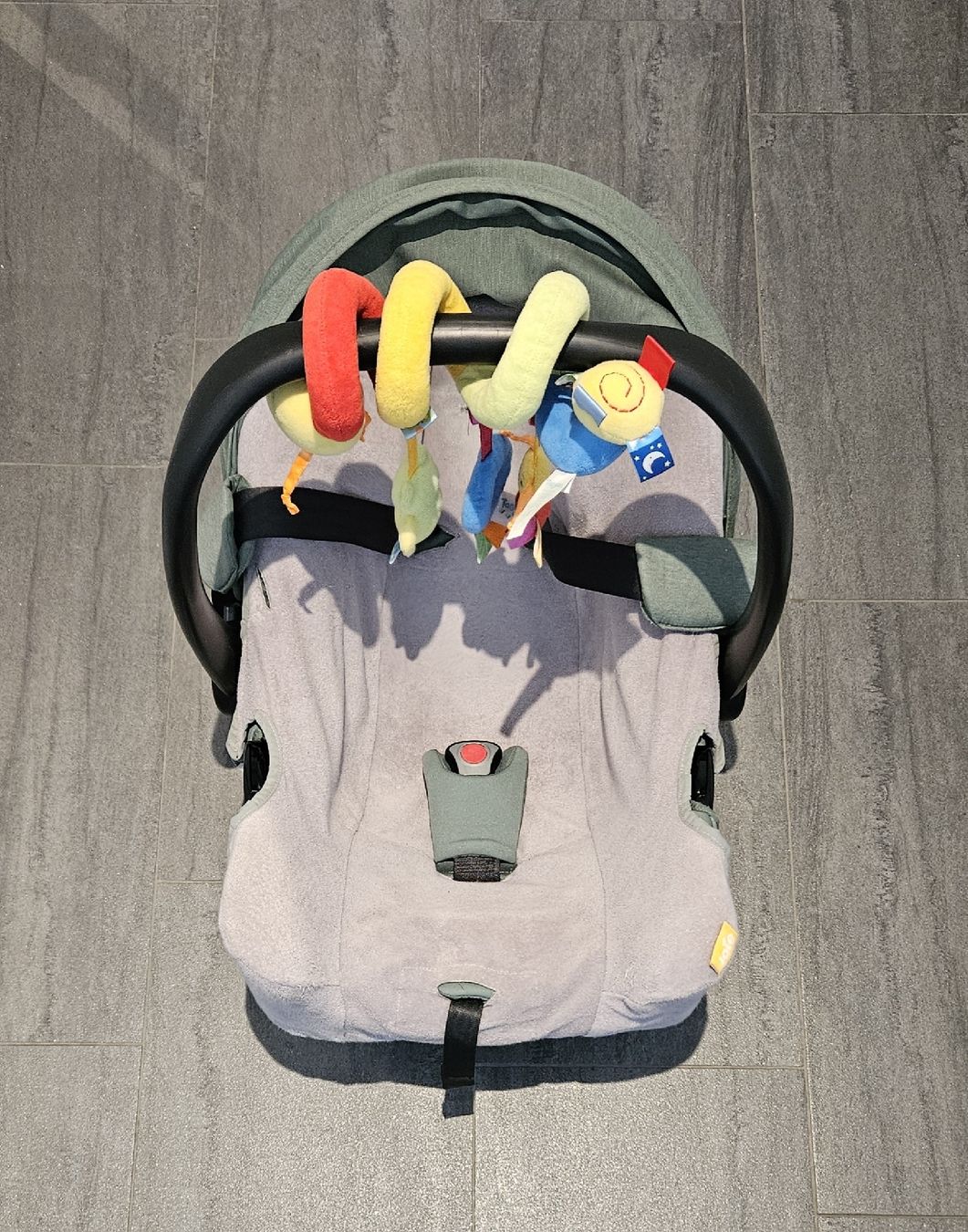 Joie Auto-Kindersitze: Joie i-Snug 2 Babyschale Kindersitz Auto – Gebraucht aus Rotkreuz von Kaffitanteli 4
