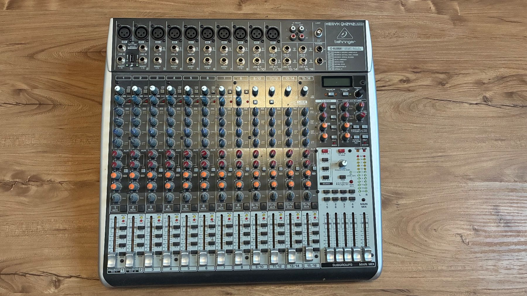Behringer Console di mixaggio: Behringer Xenyx QX 2442 USB – Usato da Menziken venduto da alv_58ln