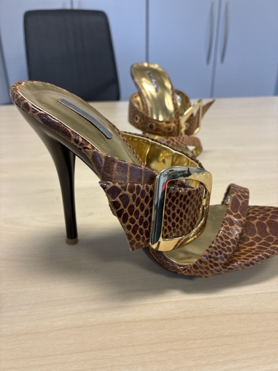 Scarpe da donna: Riemchen Sandaletten Grösse 36 – Usato da Steckborn venduto da AleksandraL 1