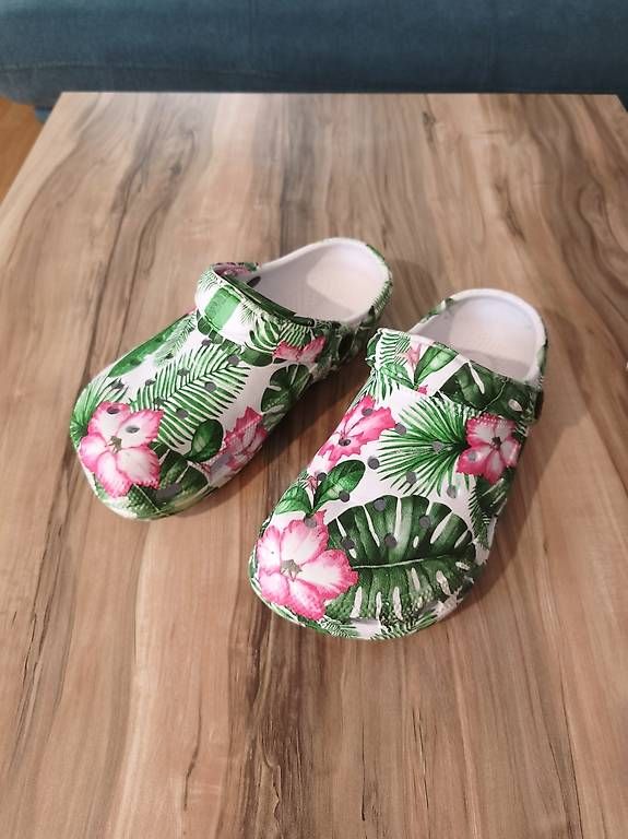 Chaussures femmes: Crocs Grösse 38/39 – D'occasion à Kaisten par lys_zzy8