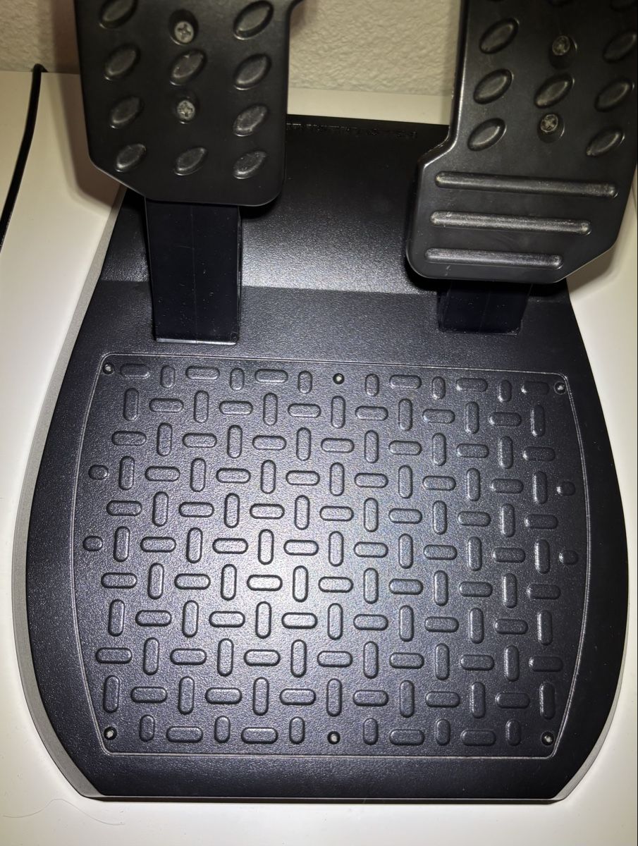 Thrustmaster Controller: Thrustmaster T150 Force Feedback Lenkrad inkl. Pedale  – Gebraucht aus Burgdorf von sim_d7rs 6
