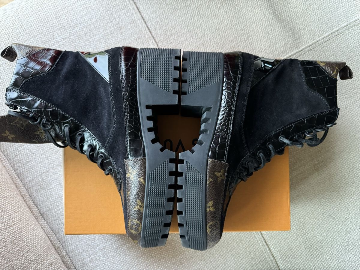 Louis Vuitton Scarpe da donna: Louis Vuitton Laureate Desert Boots T40 – Nuovo (secondo la descrizione) da Villars-sur-Glâne venduto da Sunshine-8 2