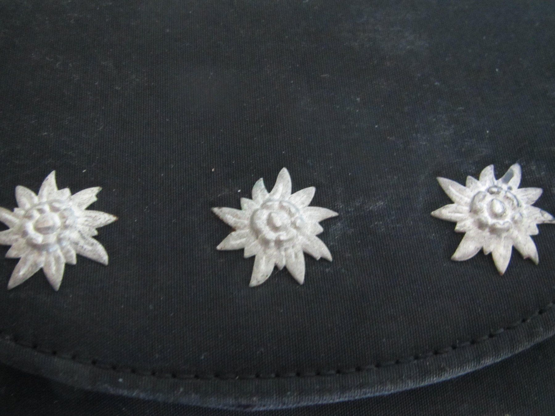 Portemonnaie: PORTE - MONNAIE TAGO AVEC EDELWEISS – Gebraucht aus Murten von Selliot 1