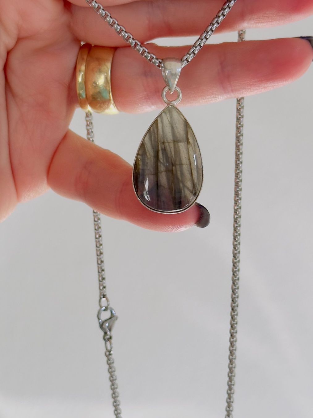 Catenine: Labradorite necklace – Nuovo e nell'imballaggio originale da Genève venduto da AGBERG 1