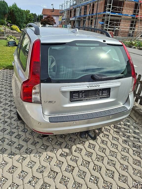 Volvo Automobili: Volvo v50 d5 für ersatzteile oder bastler – Usato da Oberriet SG venduto da Ekl1 3