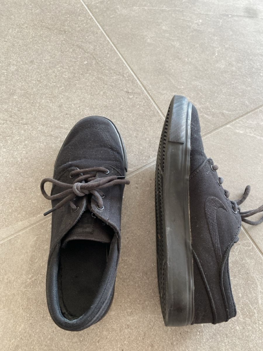 Nike Chaussures femmes: Nike Sneaker – D'occasion à Flims Dorf par aniska 1