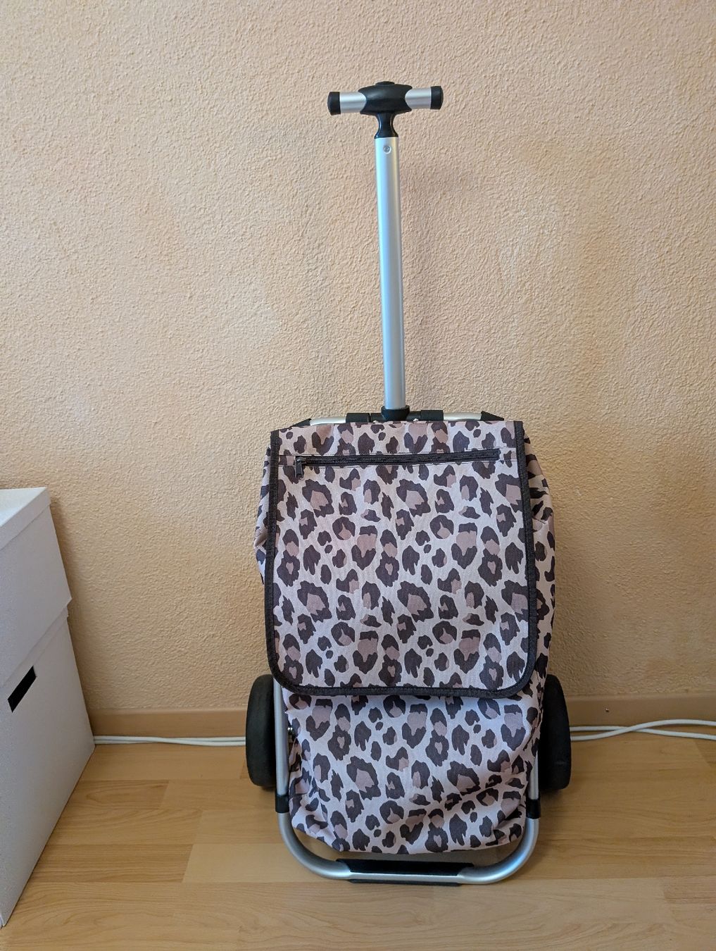 Sonstiges für Haushalt & Wohnen: Trolley Leoprint  – Neu (gemäss Beschreibung) aus Zürich von Loulou_96 3