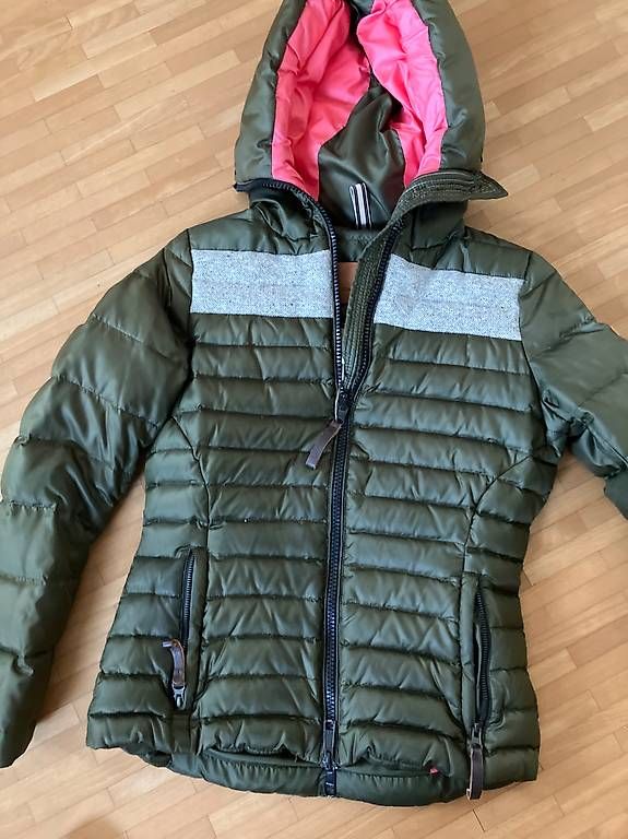 Vestes: capranea jacke grösseS – D'occasion à baar par Lstar