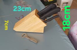 Set de couteaux avec diverses planches+moulin à poivre neuf