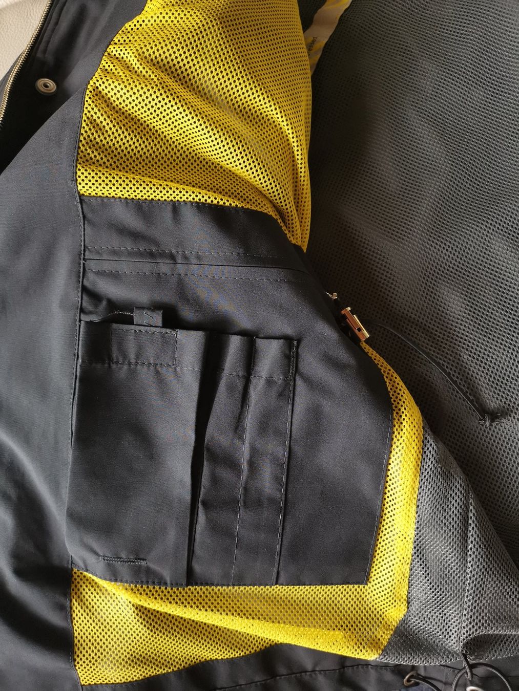Bugatti Giacche: Bugatti veste Gore Tex Gr. 50 – Usato da Develier venduto da comala66 3