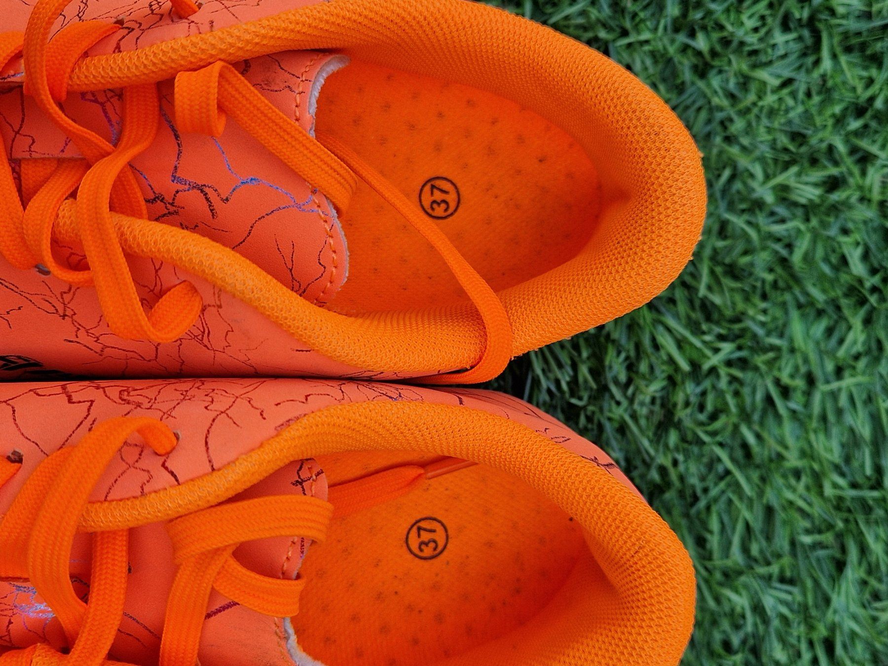 Herrenschuhe: Nagelschuhe Orange Grösse37 – Gebraucht aus Galgenen von Sisipus 1