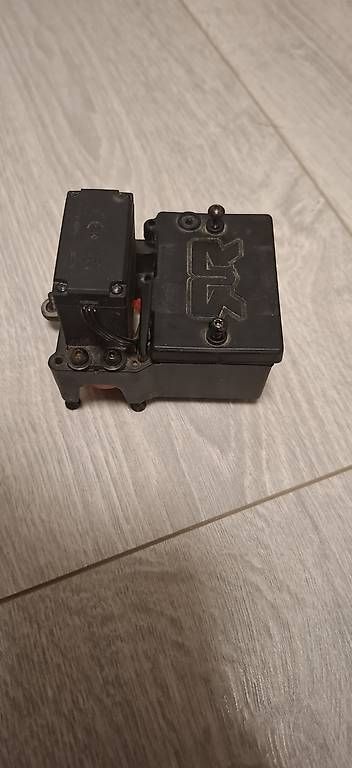 Modellismo RC: Arrma Empfänger Box + Steuerungs Servo – Usato da Bösingen venduto da Schruppateli 2