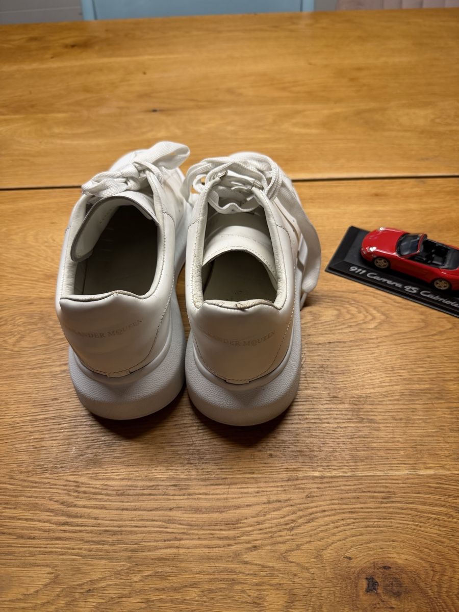 Alexander Mcqueen Scarpe da uomo: Alexander McQueen Oversized Leder-Sneaker 40 – Nuovo (secondo la descrizione) da Triesenberg venduto da dom_hd56 2