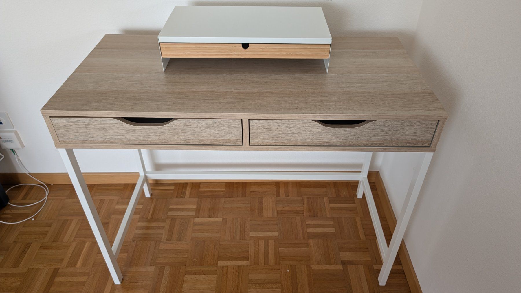 Ikea Scrivanie: Ikea Schreibtisch – Usato da St Gallen venduto da Kim.Wyss