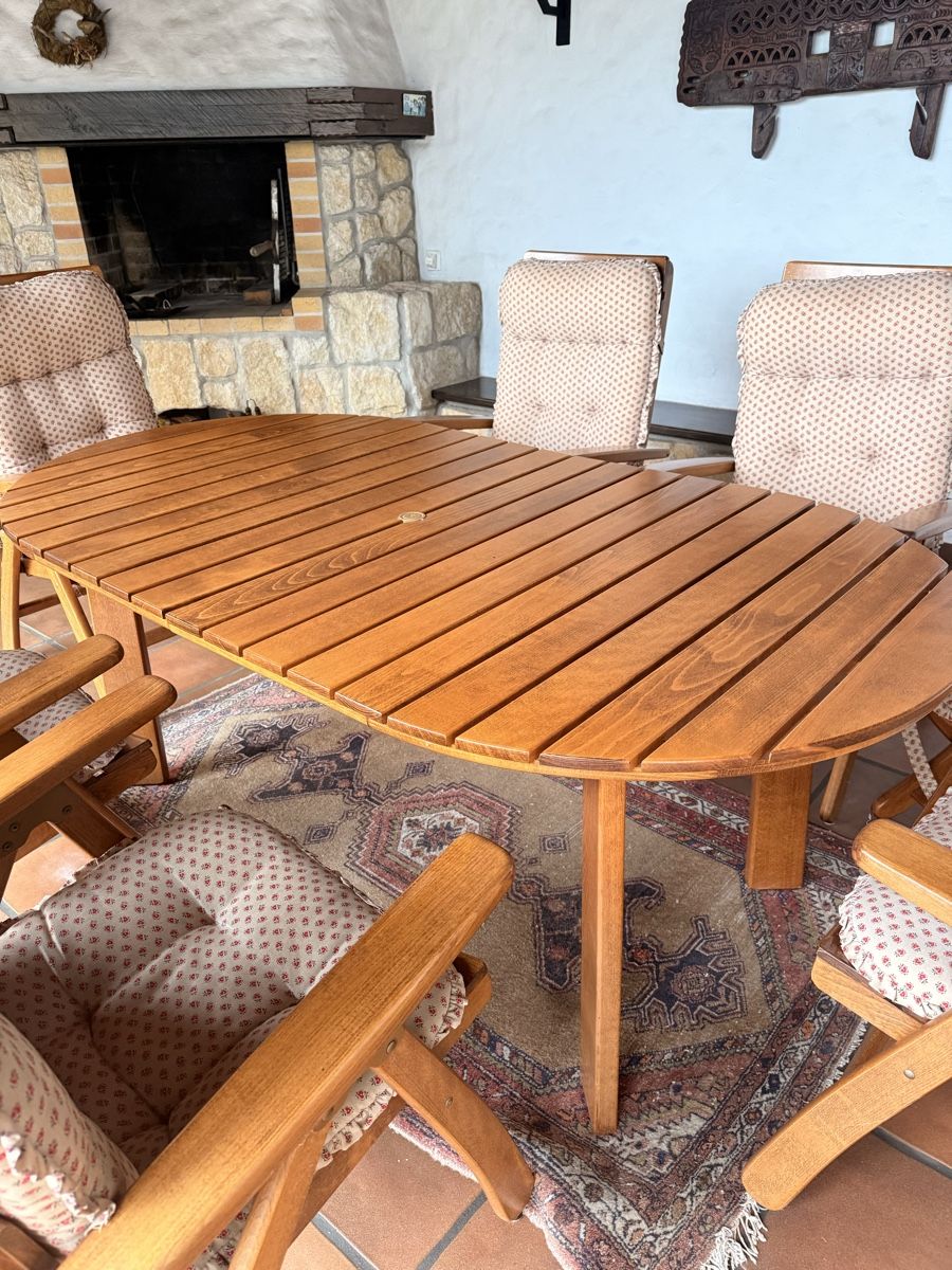 Set di tavolo e panche: Gartentisch mit 6 Stühlen Holz  – Usato da Näfels venduto da Meelis 1
