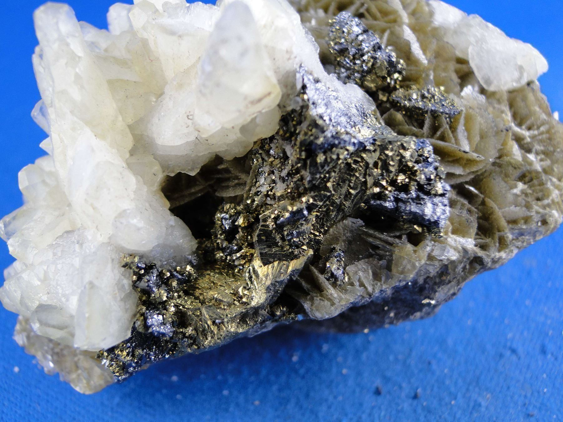 Mineralien & Heilsteine: Tetrahedrit mit Chalkopyrit und Calcit – Gebraucht aus Schinznach Bad von Demerald 6